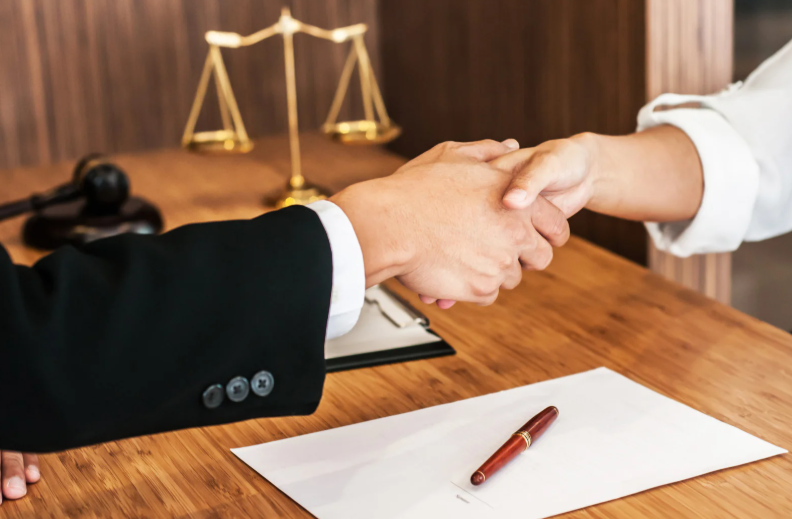 Dedikasi Advokasi dan Litigasi YR-ABY LAW FIRM